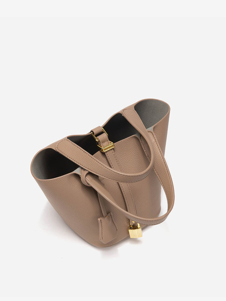 Clara - Chic Bucket Bag