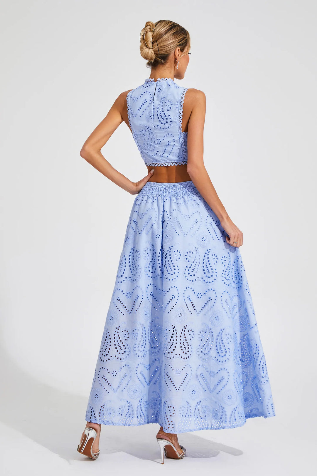 Saskia Embroidered Sleeveless Set
